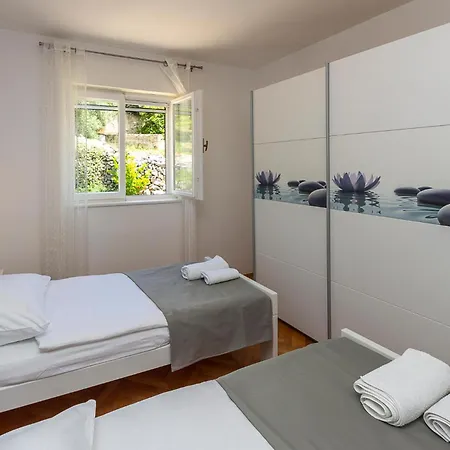 2 Bedroom Lovely In *