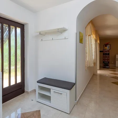 2 Bedroom Lovely In Rabac