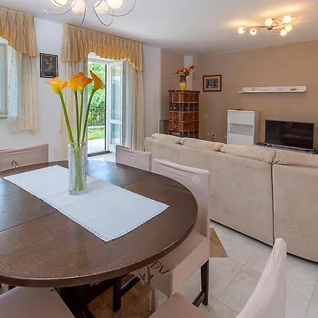 2 Bedroom Lovely In * Rabac