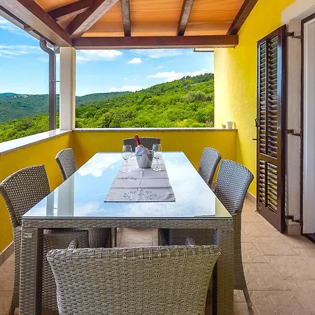2 Bedroom Lovely In
